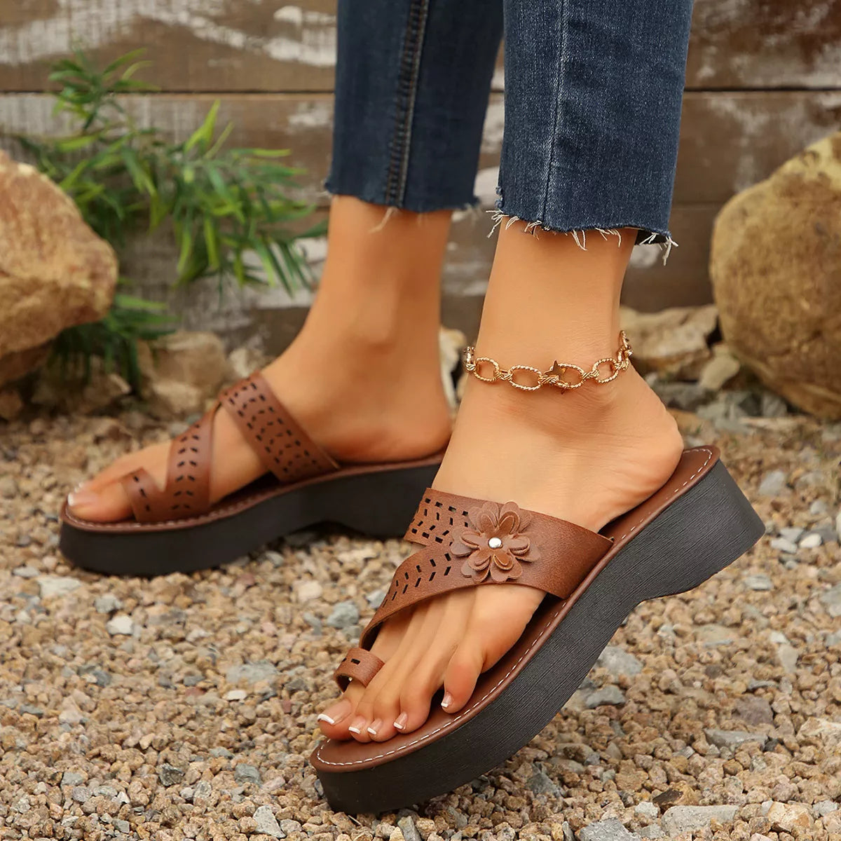 Toe Loop Platform Sandals