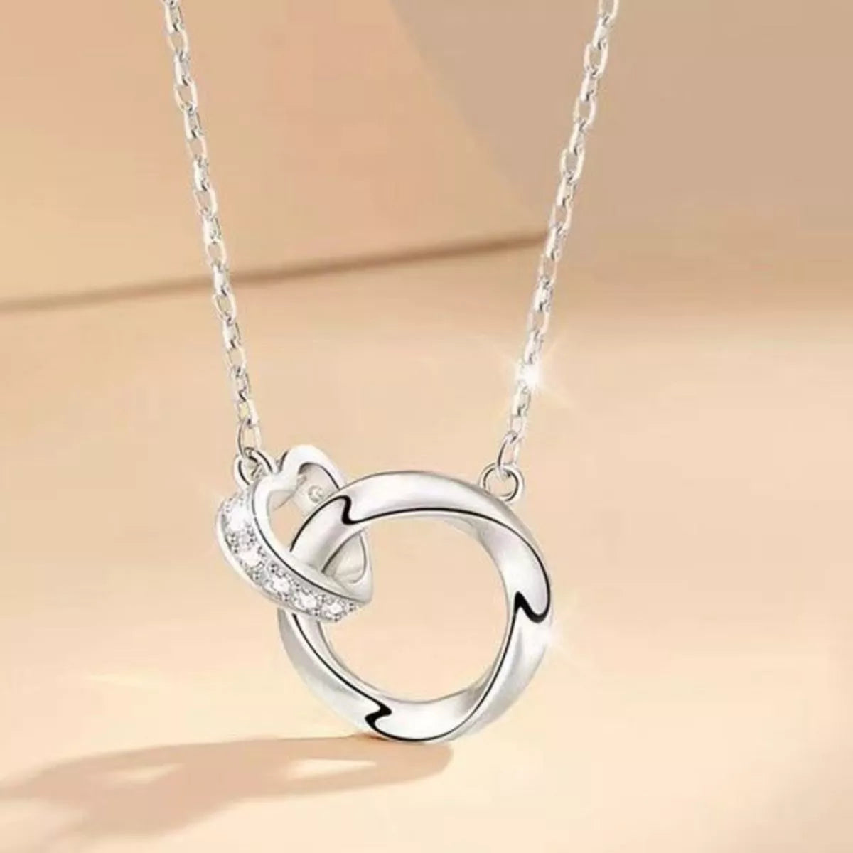925 Sterling Silver Interlocking Circles Pendant Necklace