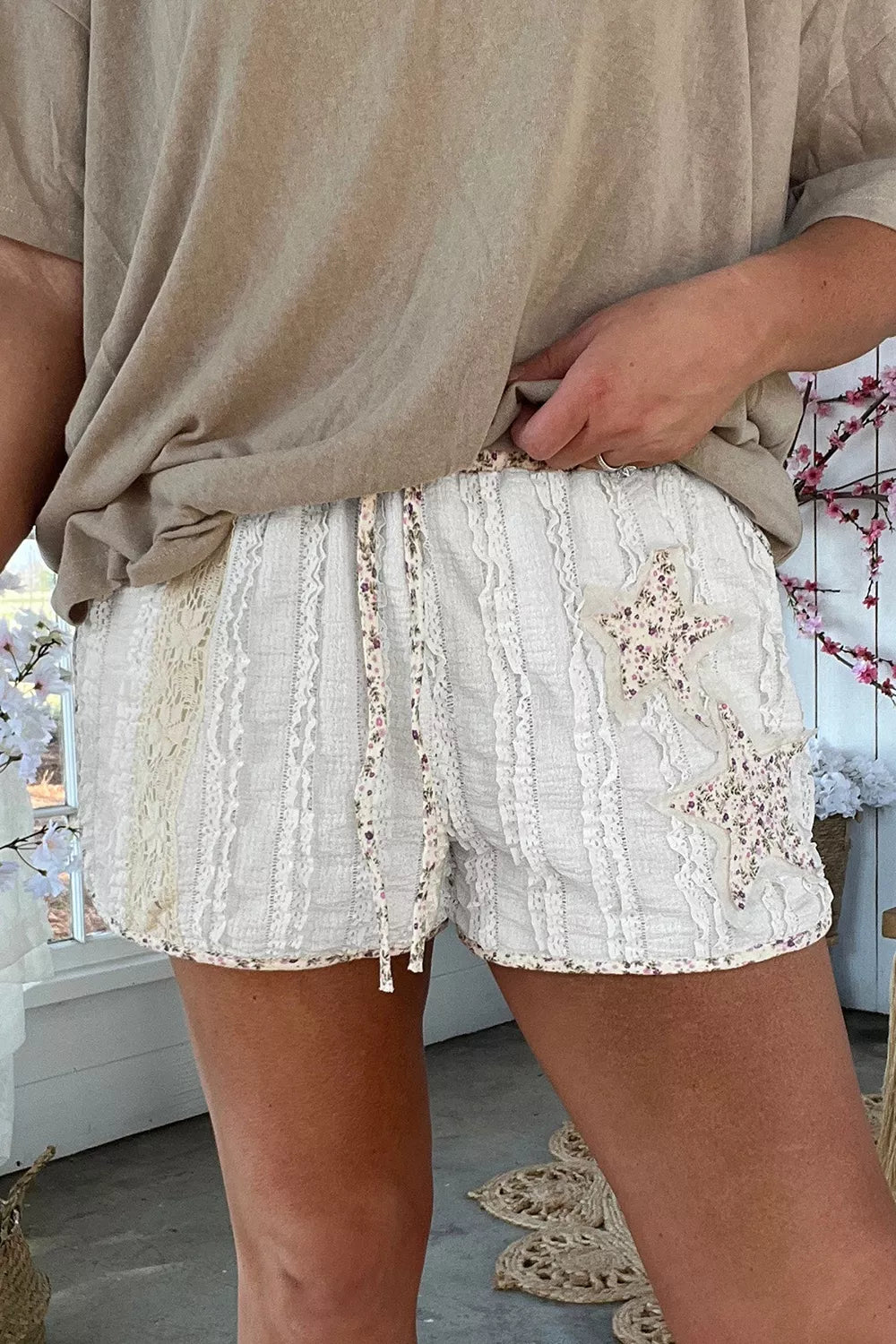Star Patch Lace Trim Shorts
