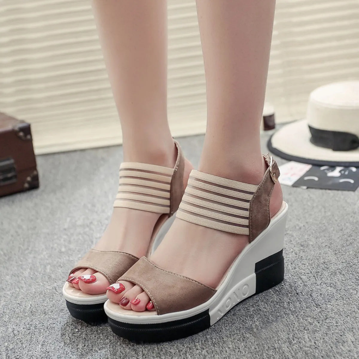 Contrast Platform Wedge Sandals