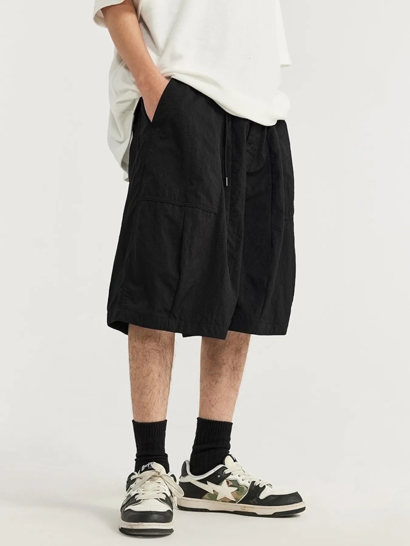 Men's Loose-Fit Drawstring Shorts