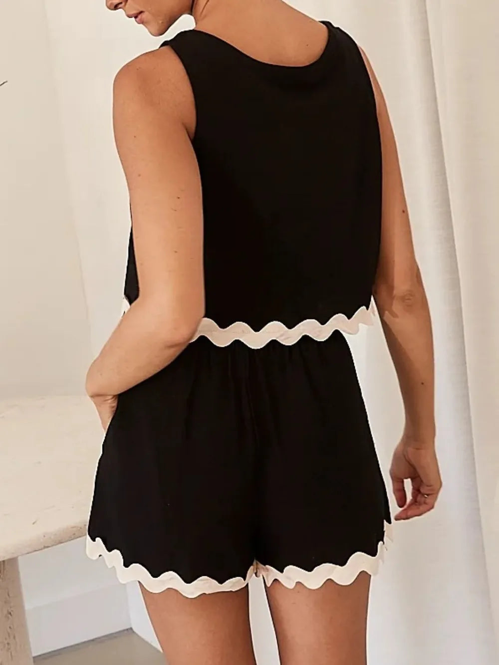 Contrast Trim Round Neck Tank and Shots Set