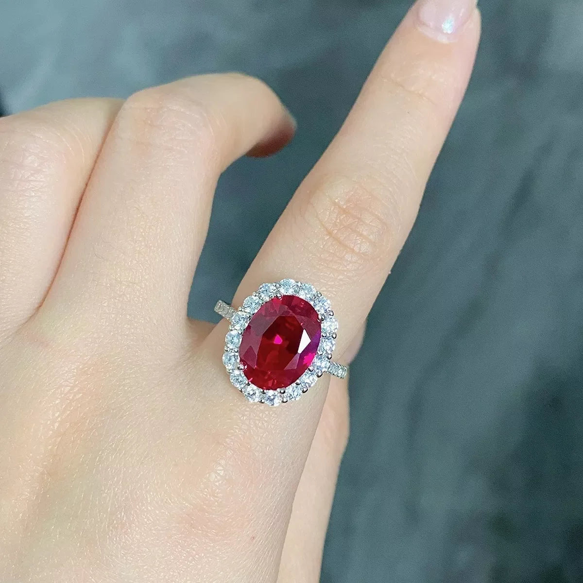 925 Sterling Silver Ring with Oval Diamond Accents