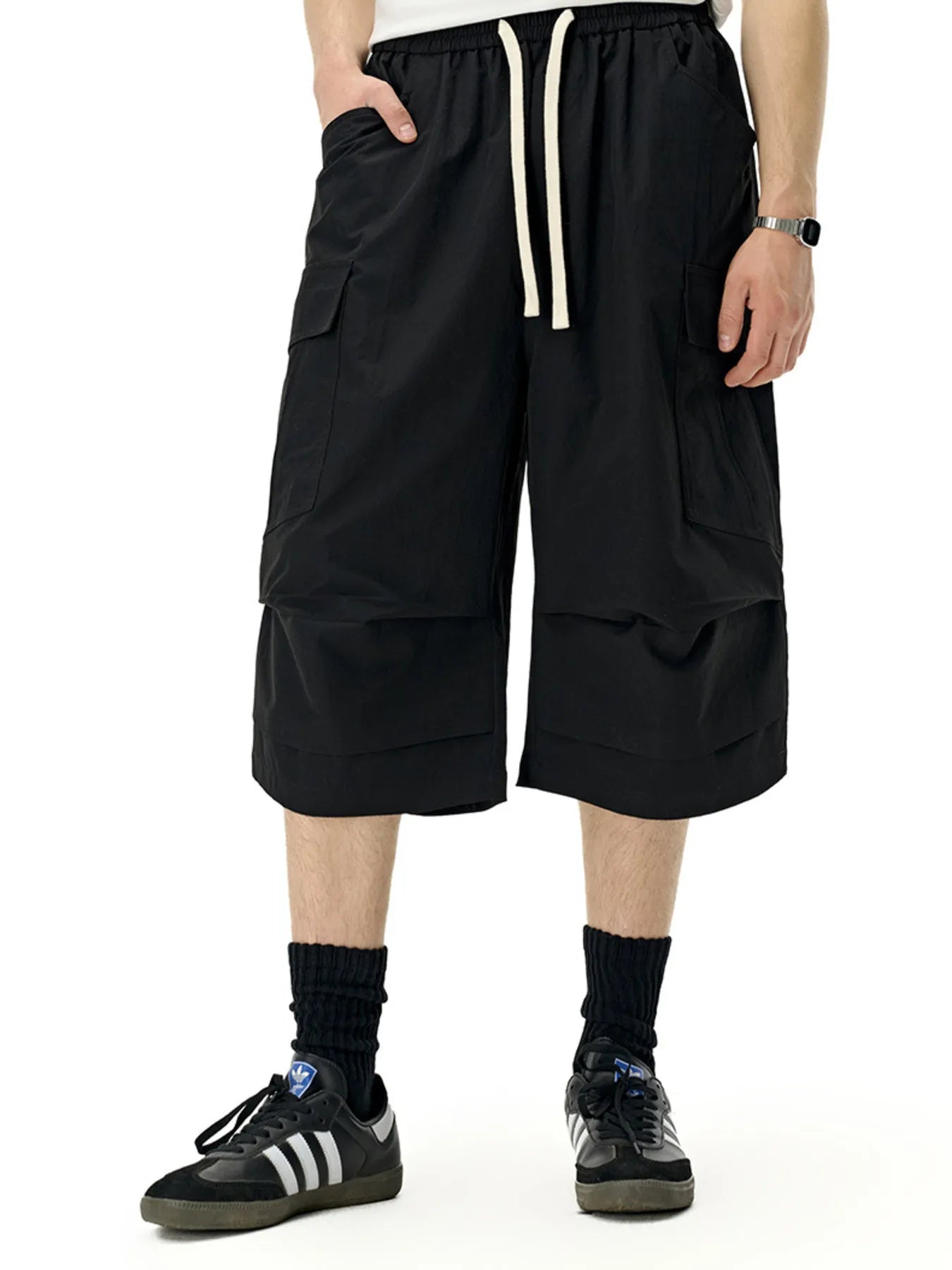 Men's Loose-Fit Cargo Shorts