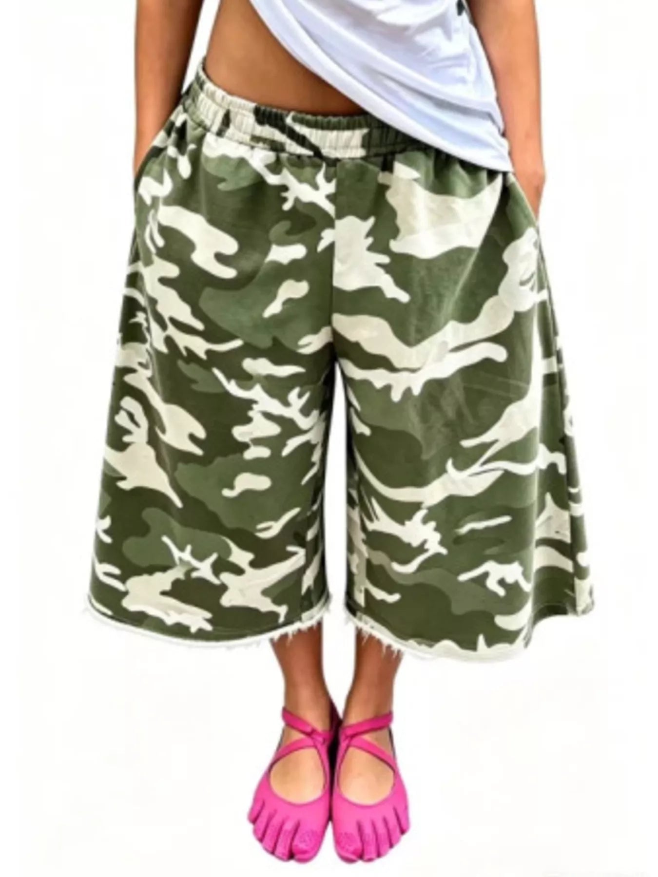 Wide-Leg Cropped Sweatpants with Pockets