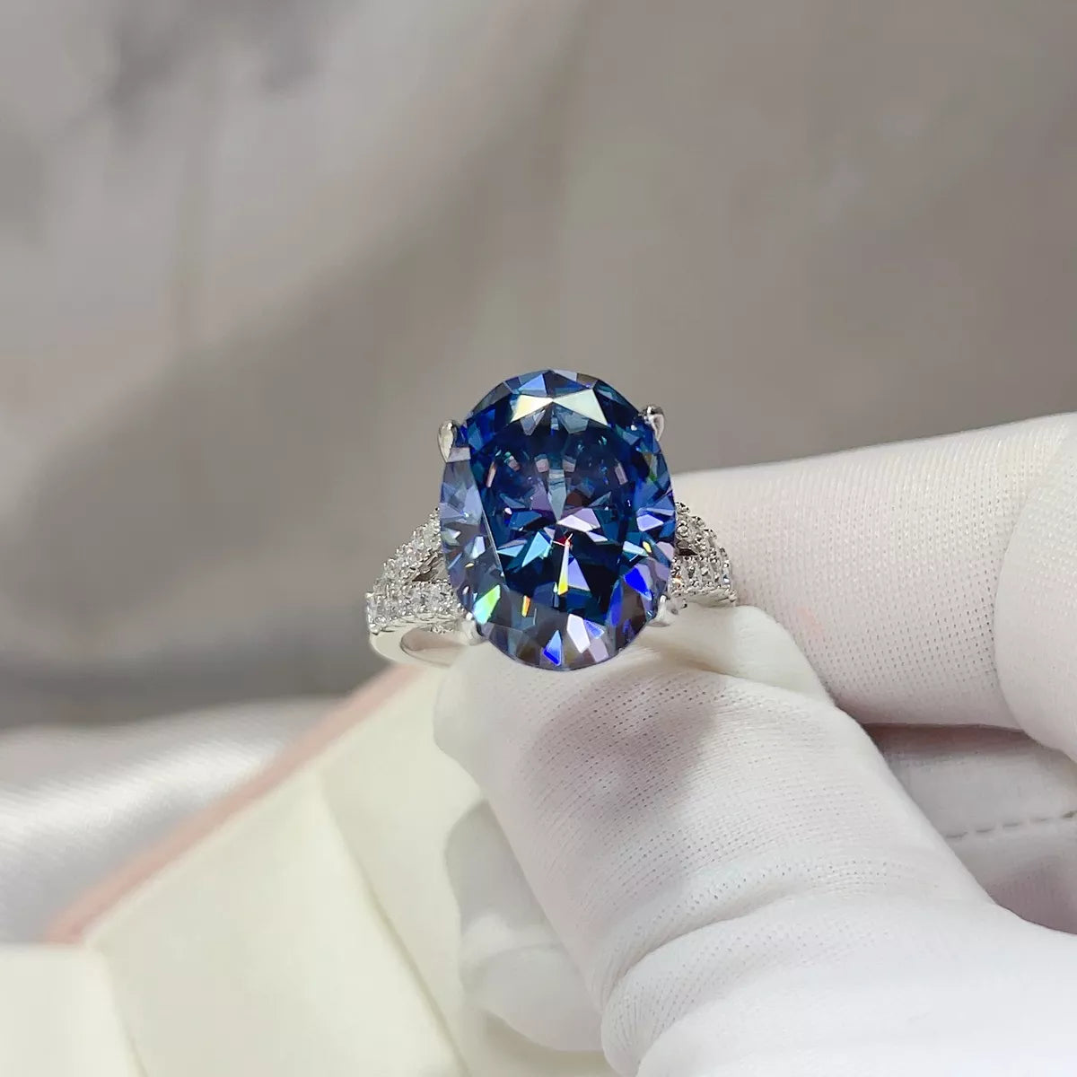 10 Carat Moissanite 925 Sterling Silver Ring