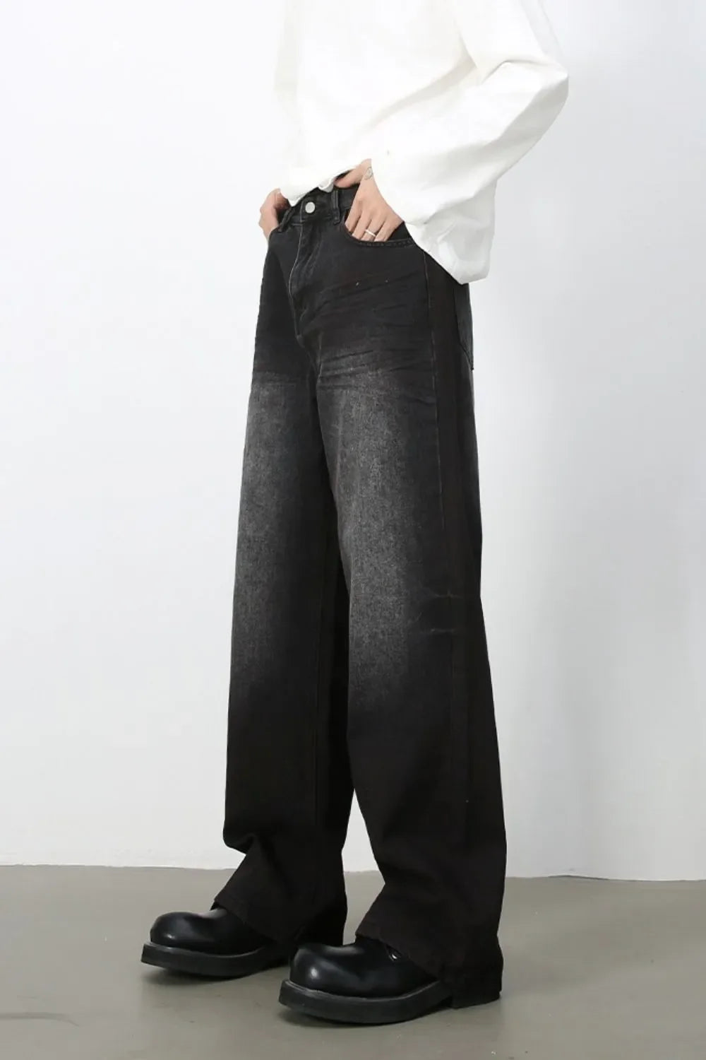 Men's Loose Fit Jeans with Pockets