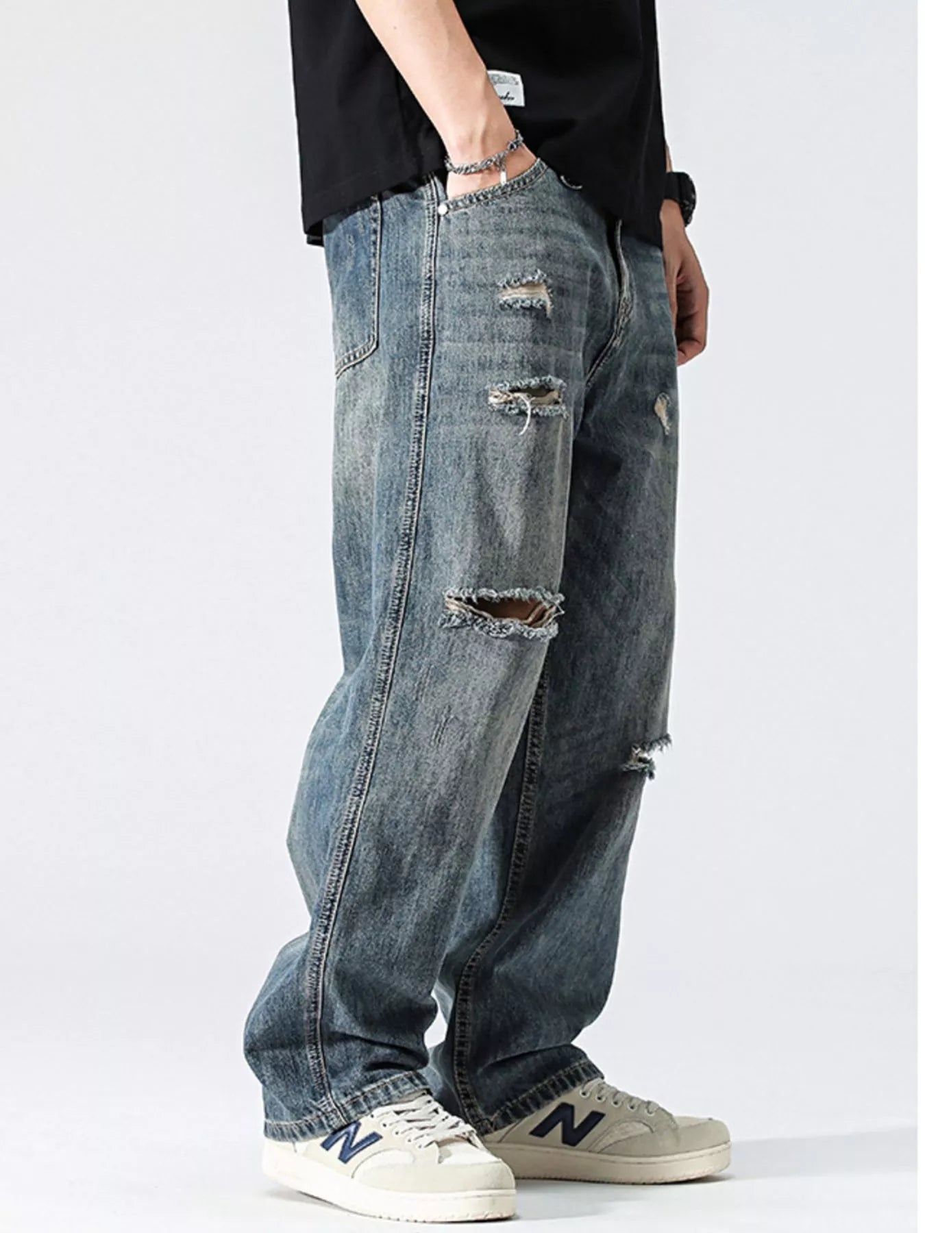Men's Distressed Loose Fit Jeans
