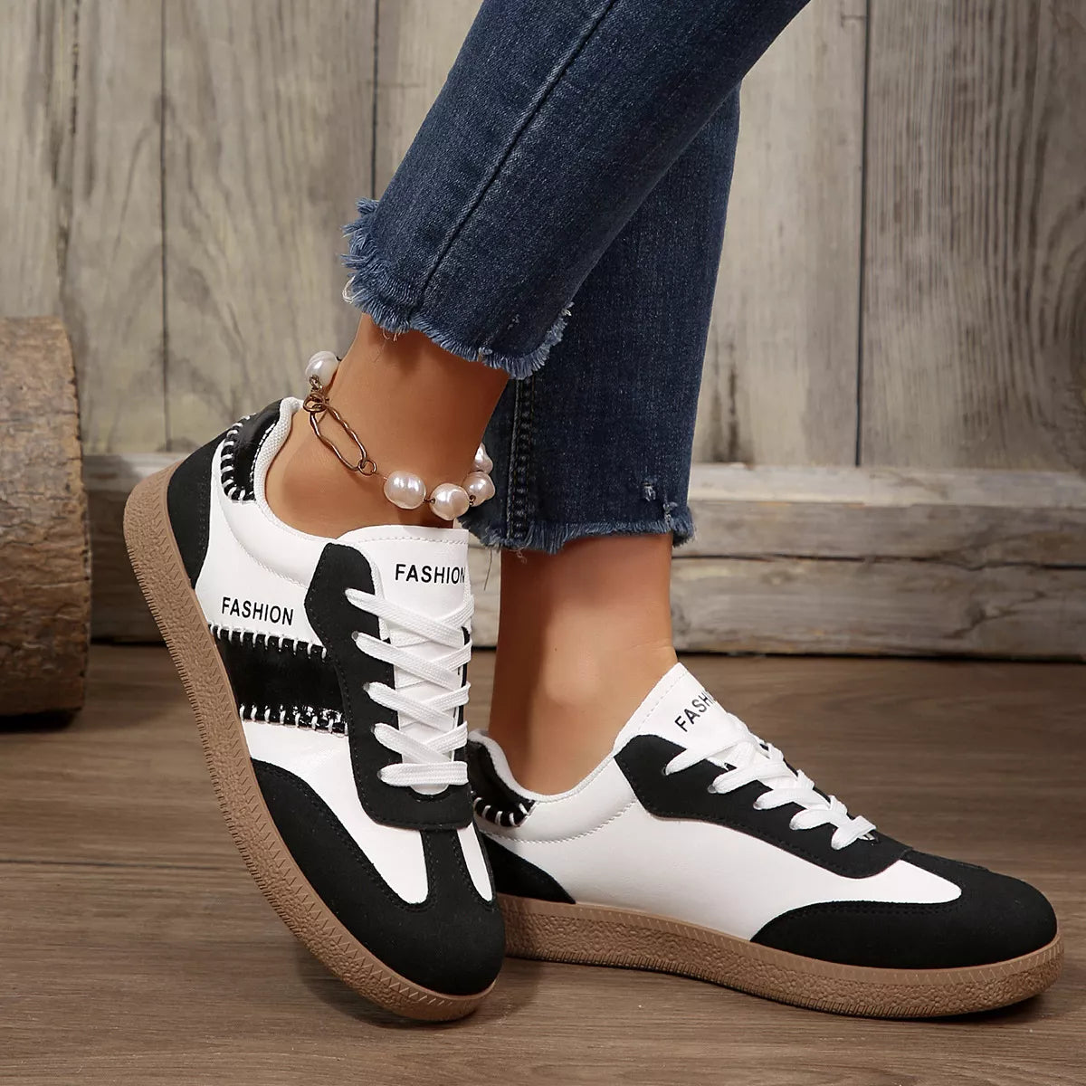 Lace-Up Flats Sneakers