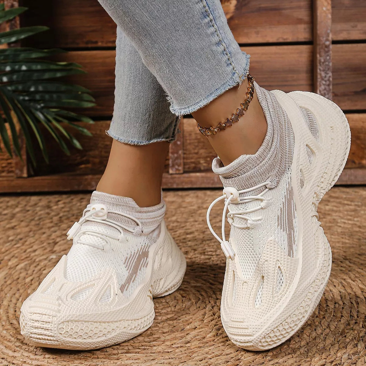 Lace Up Round Toe Sneakers