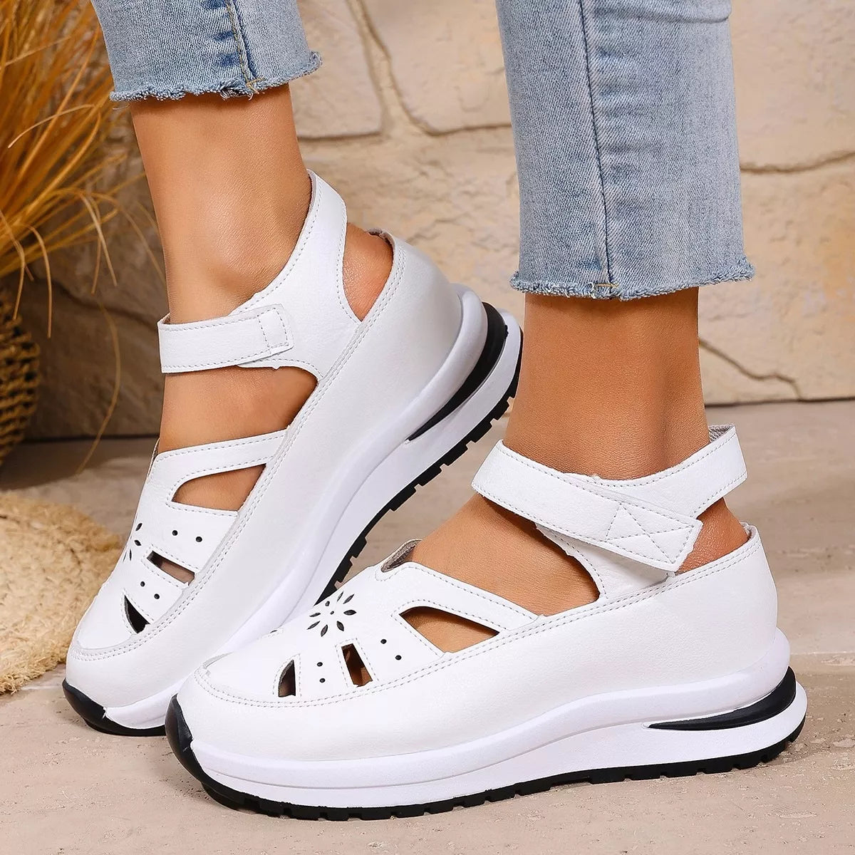 Round Toe Platform Sandals
