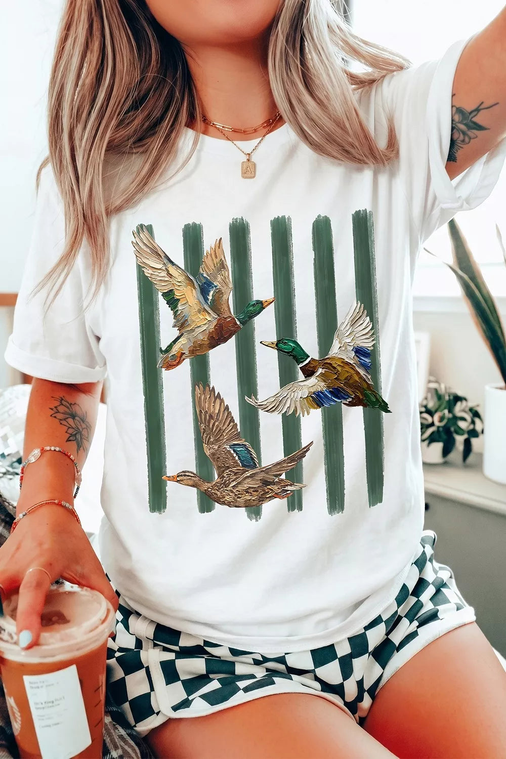 Western Mallard Stripes Graphic Round Neck Casual Tee