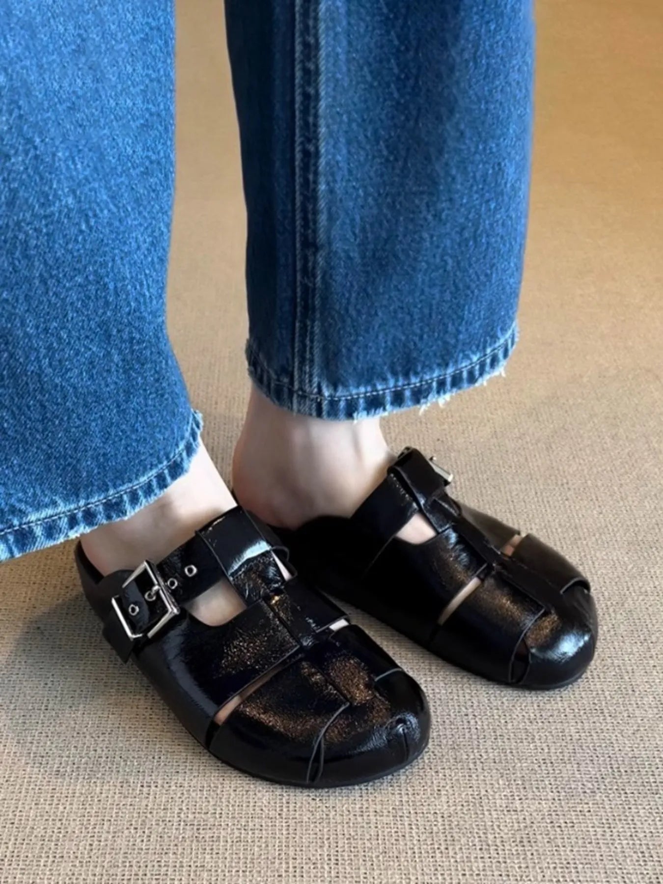 Round Toe Buckle Sandals