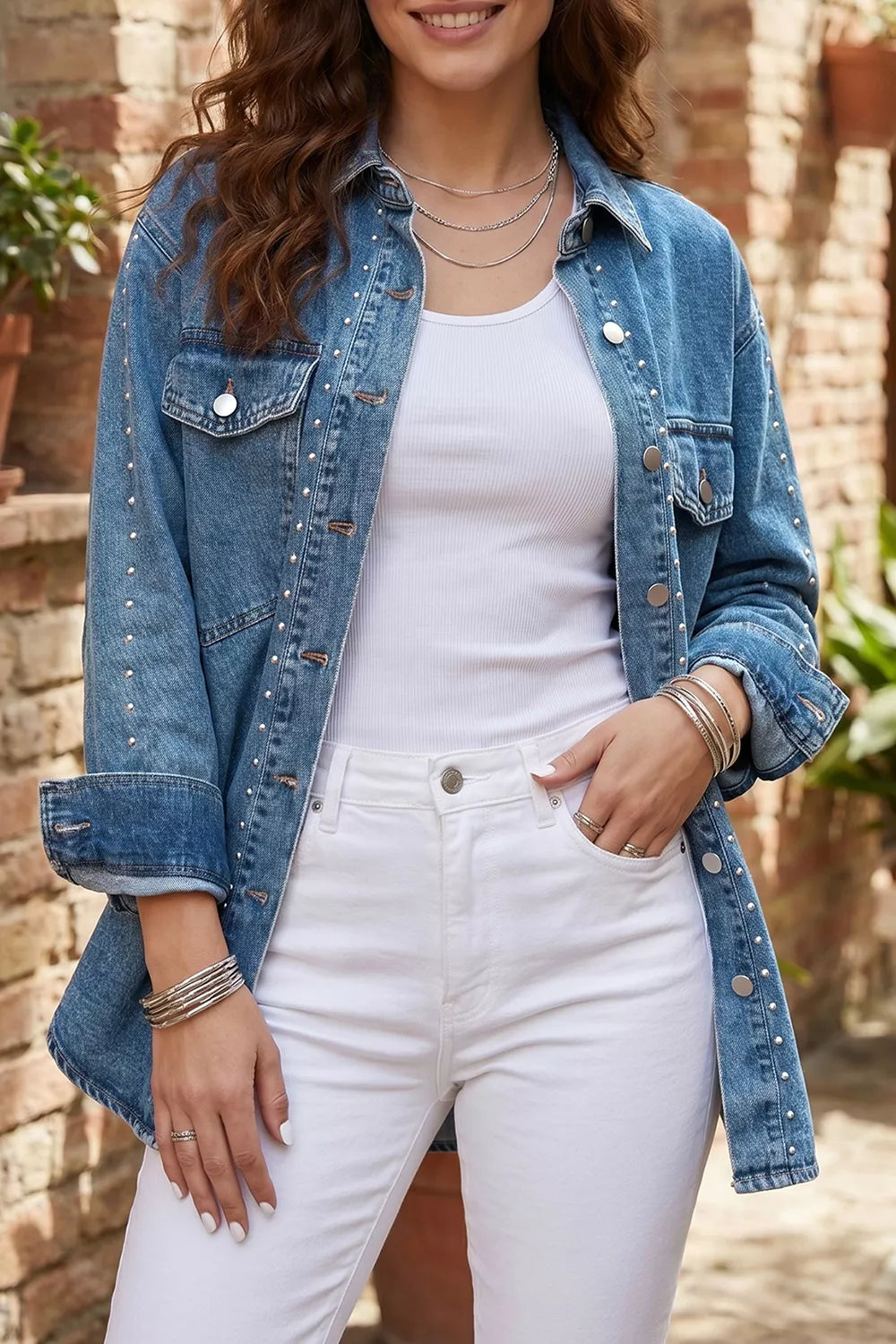 Rivet Embellished Western Style Regular Fit Long Sleeve Denim Jacket