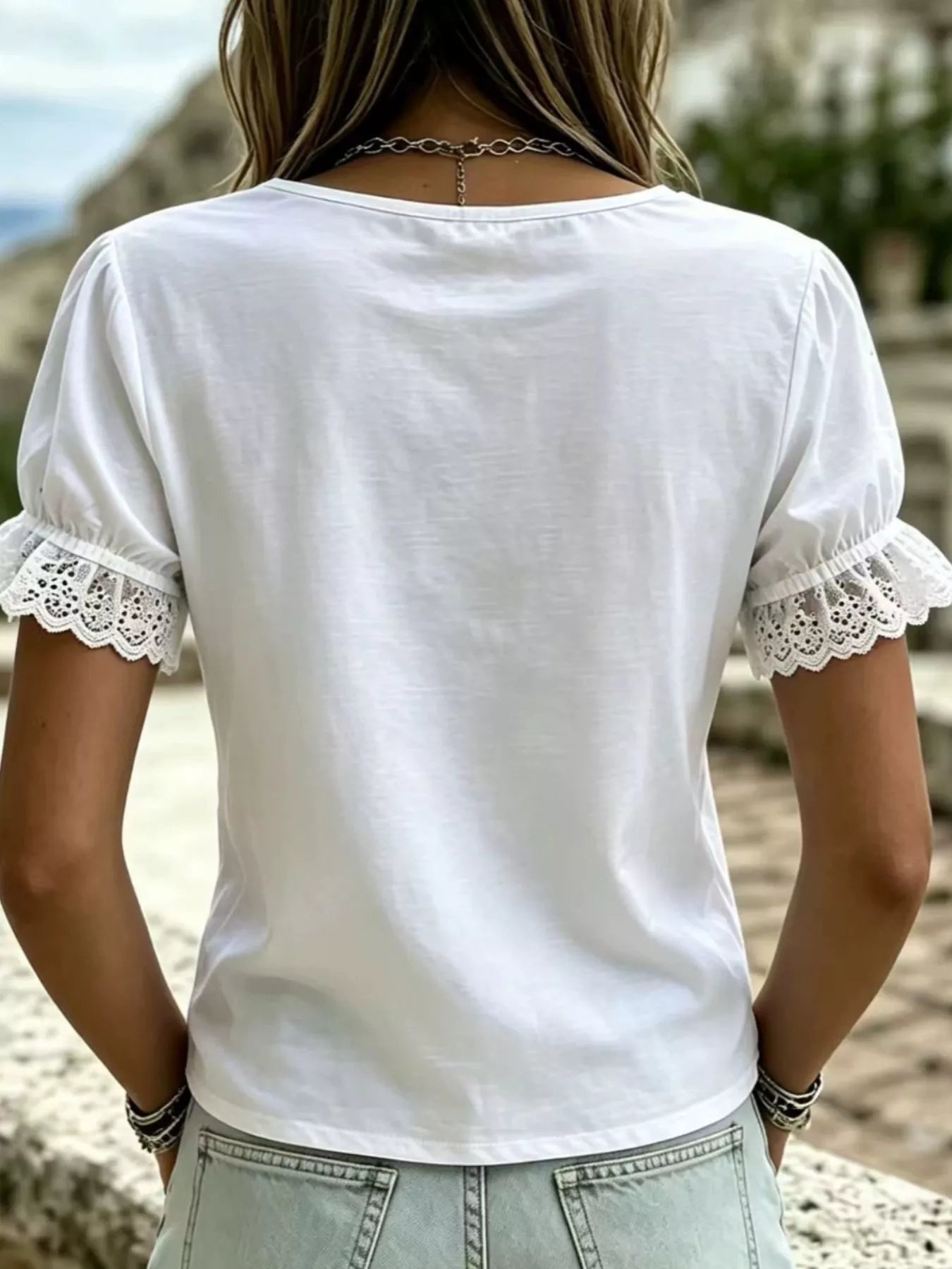 Plus Size Daisy Lace Detail Puff Sleeve T-Shirt
