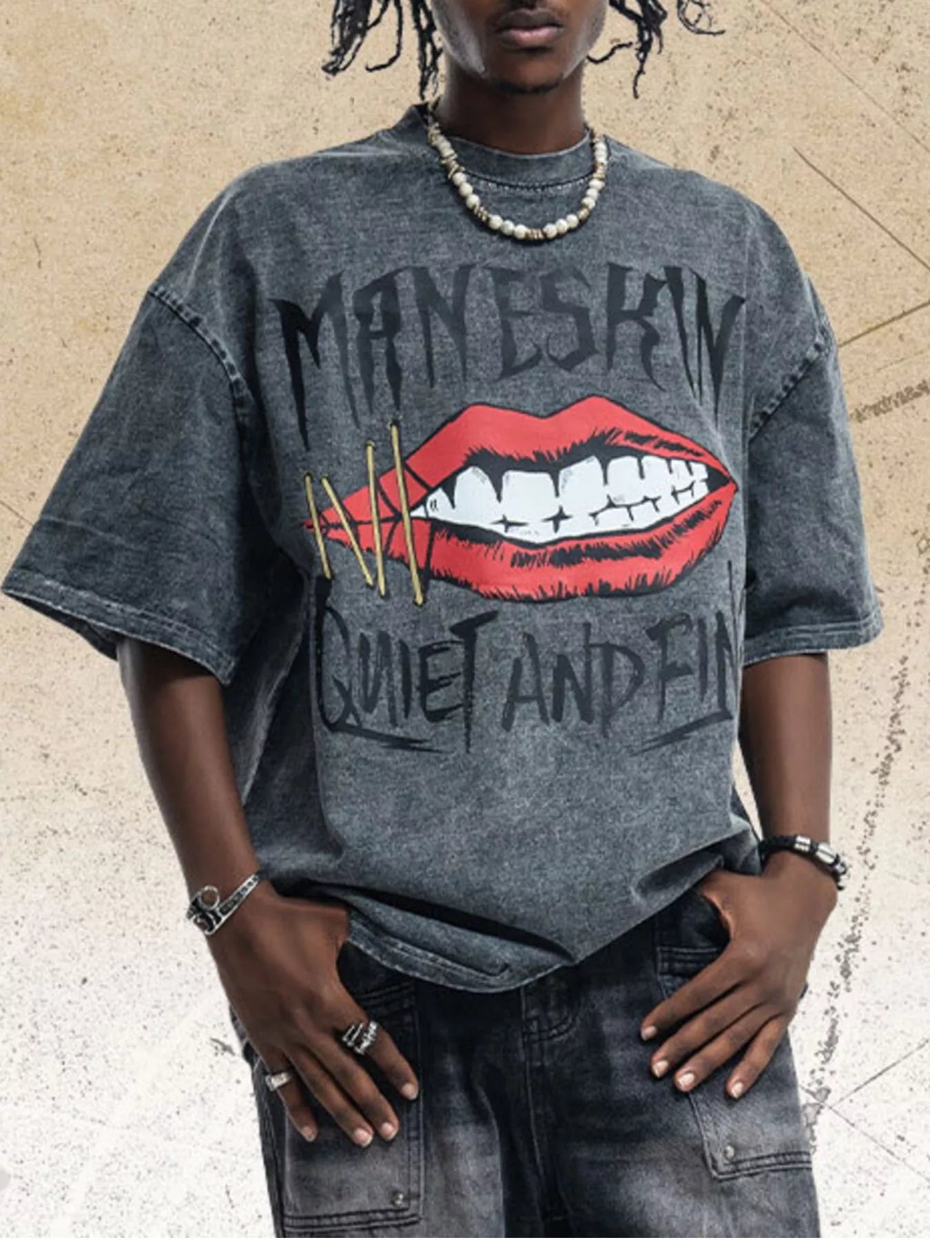 Men's Lip Graphic Washed Round Neck T-Shirt
