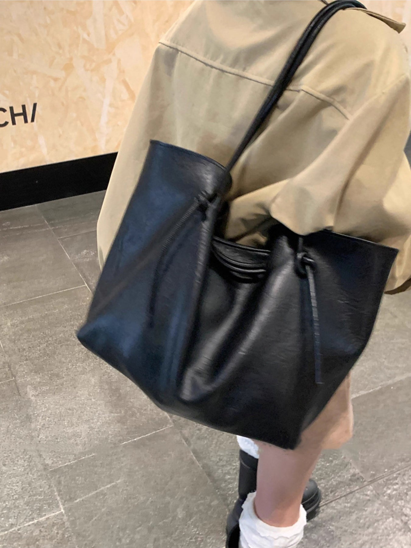 Knot-Detail Tote Bag