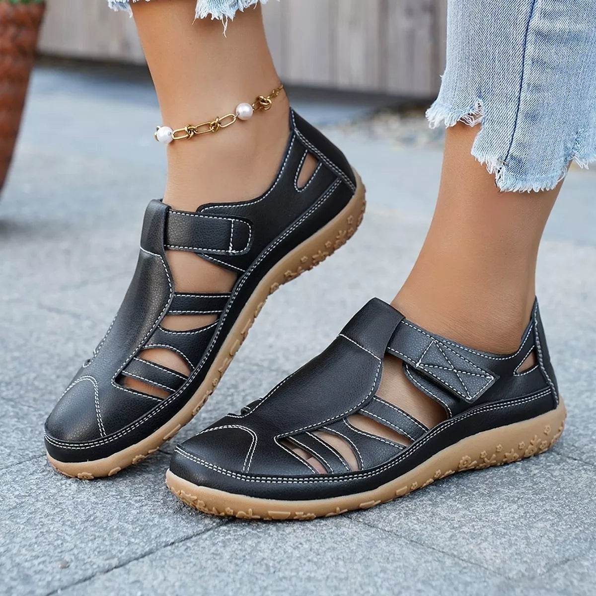 Round Toe Cutout Sandals