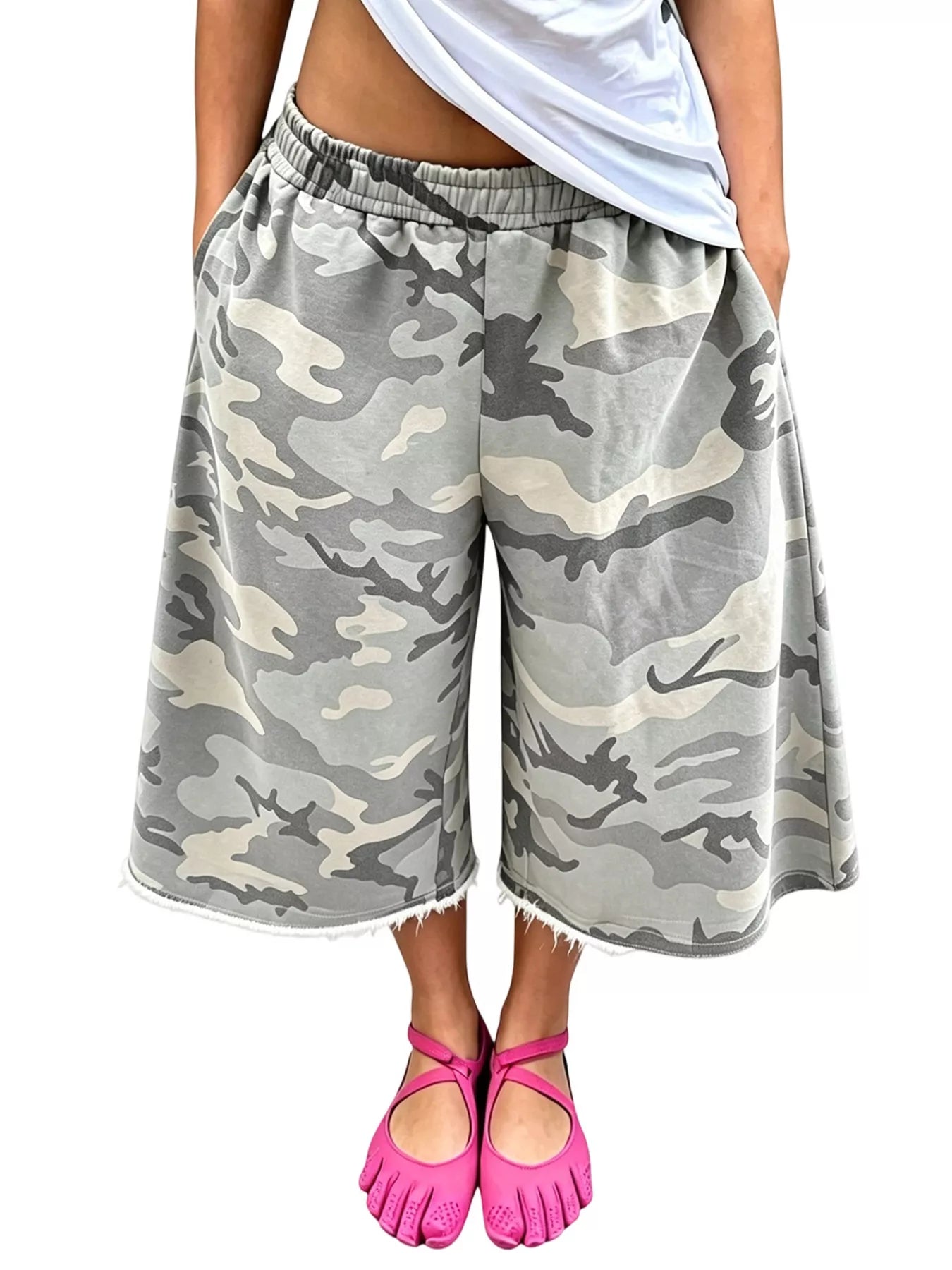 Wide-Leg Cropped Sweatpants with Pockets