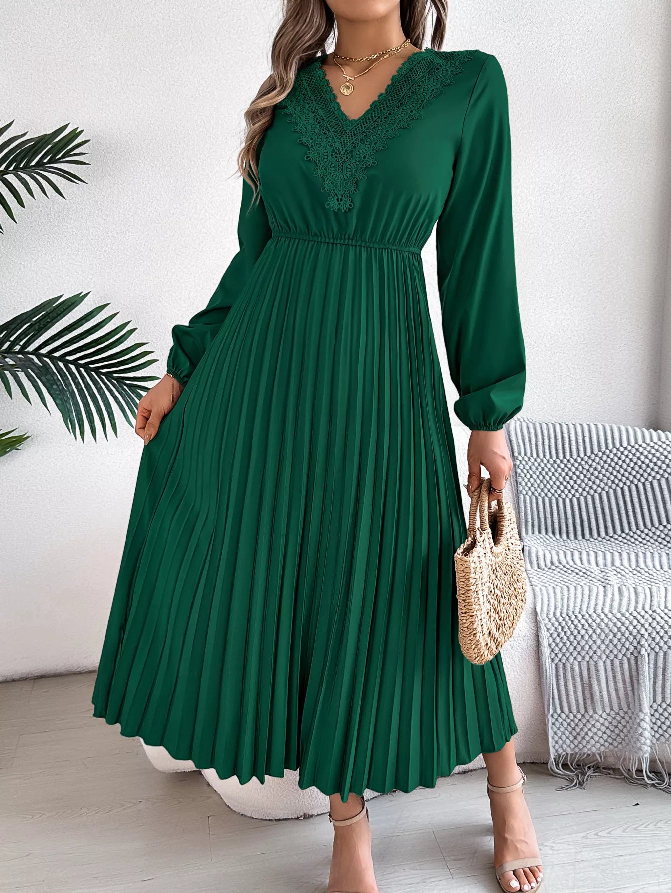 Lace Detail V-Neck Pleated Dress