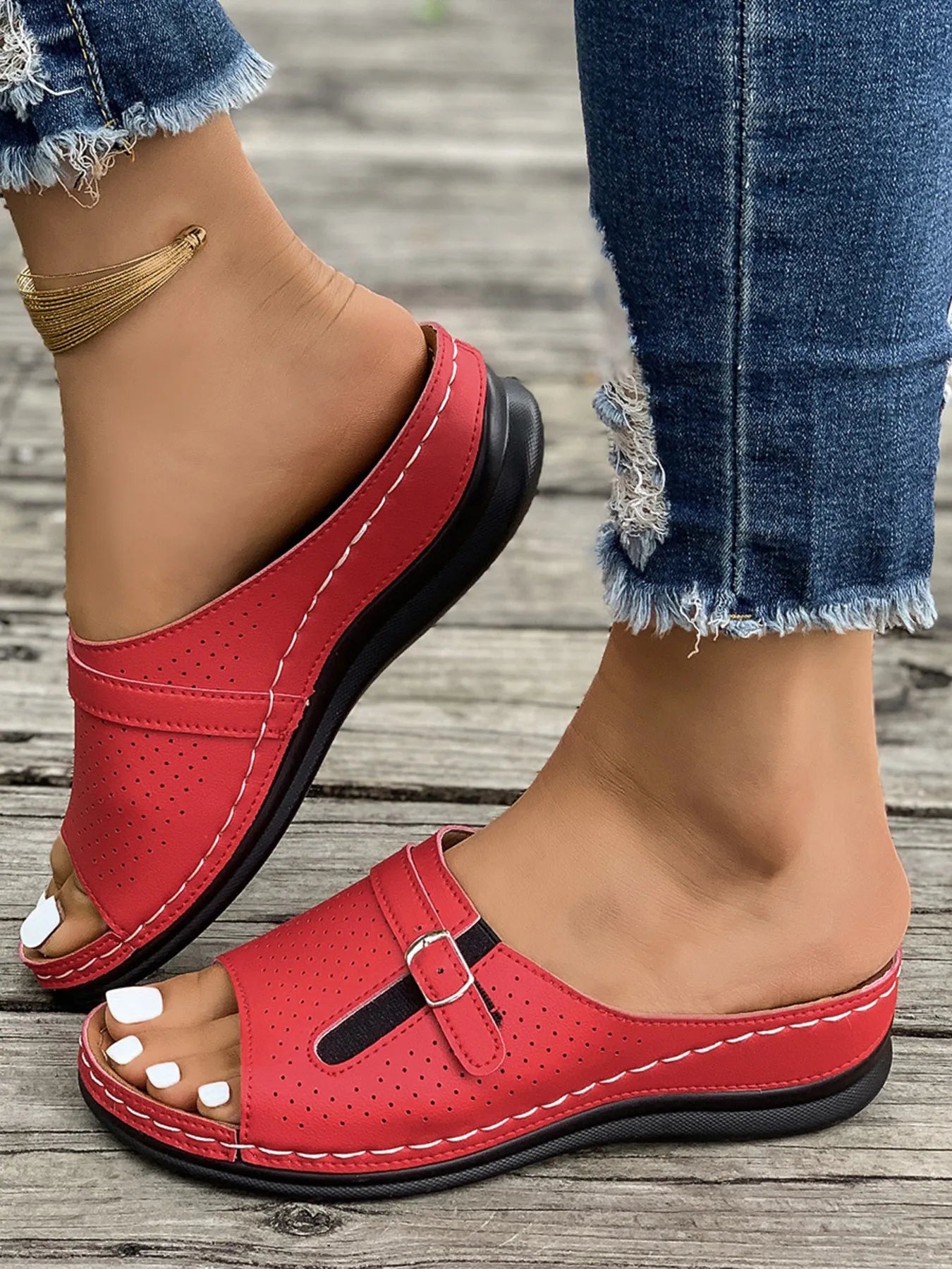 Casual Comfort Buckle Strap Sandals