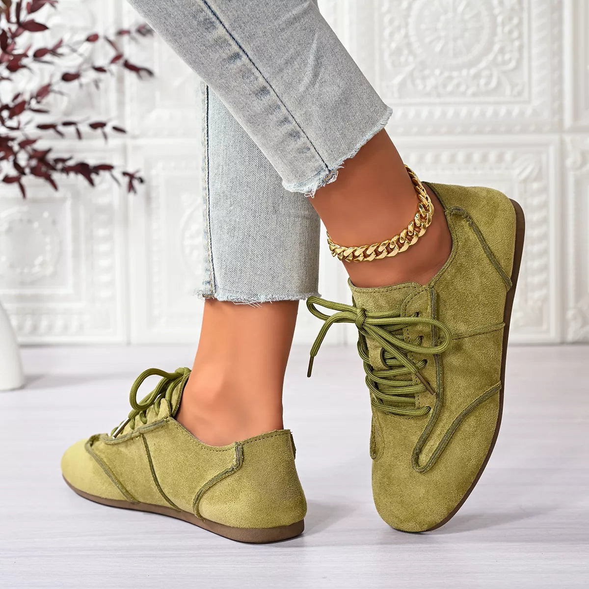 Lace Up Round Toe Sneakers