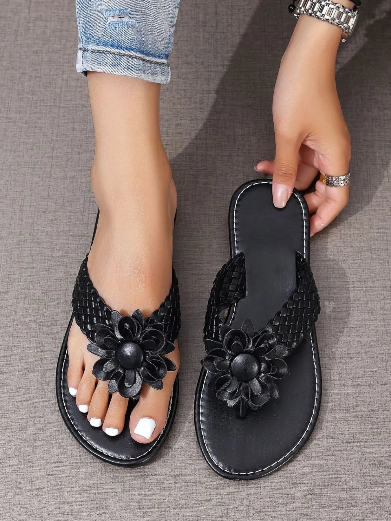 Flower Toe Post Flat Sandals