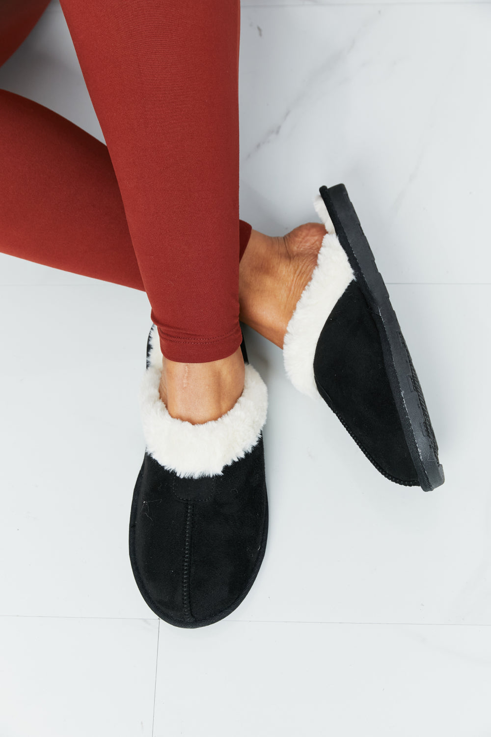 Forever Link Two-Tone Seam Detail Slippers in Black
