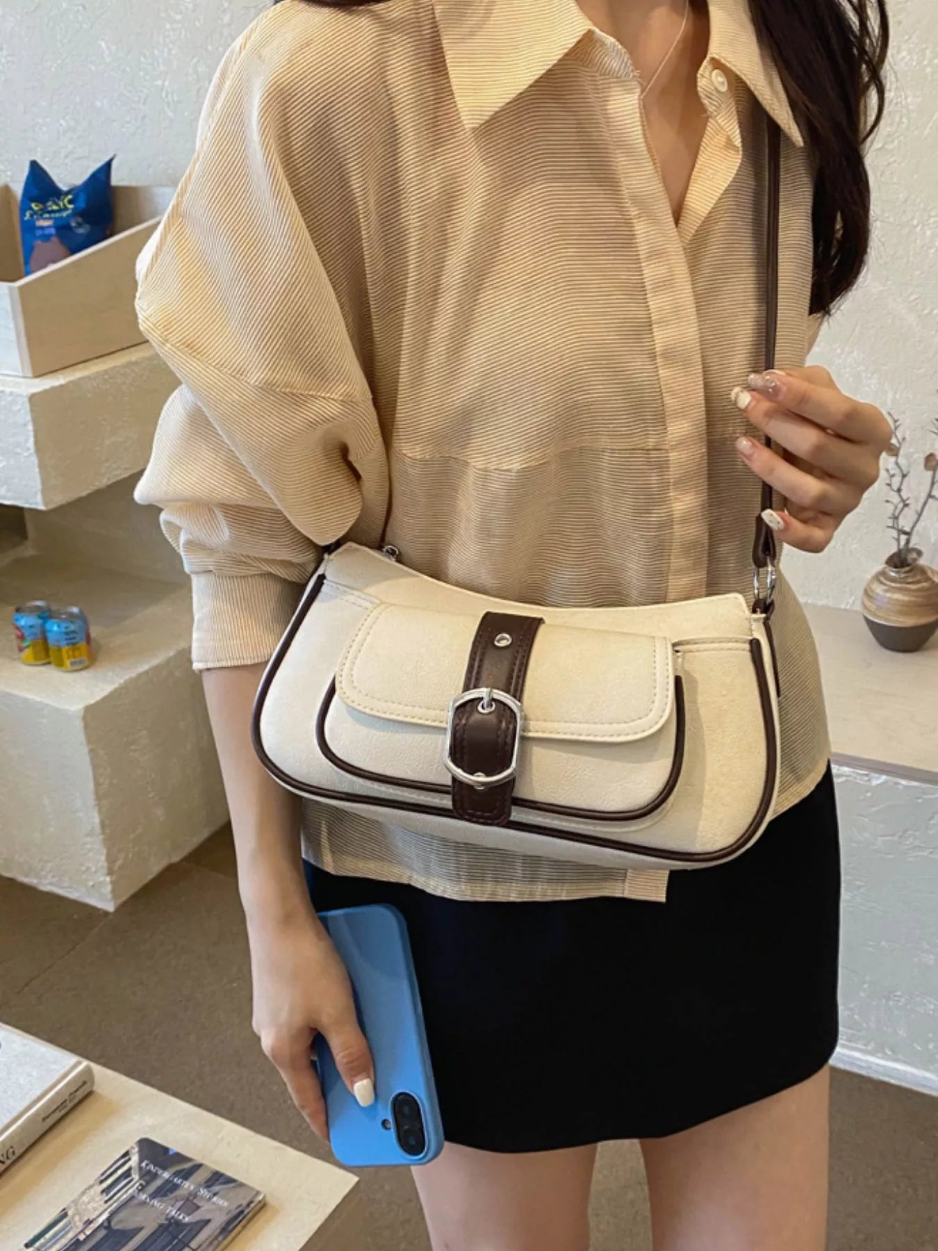 Vintage Buckle Detail Crossbody Bag