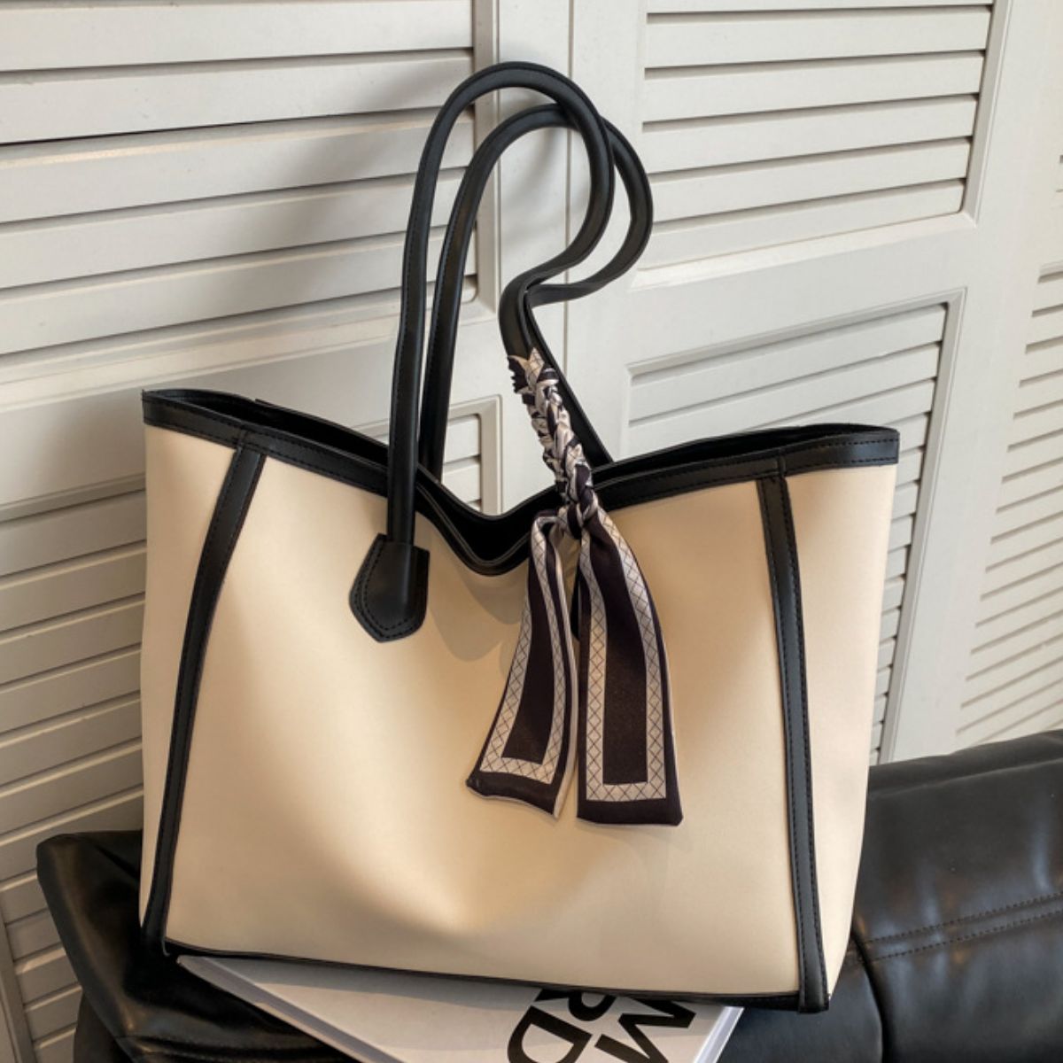 Contrast Tote Bag