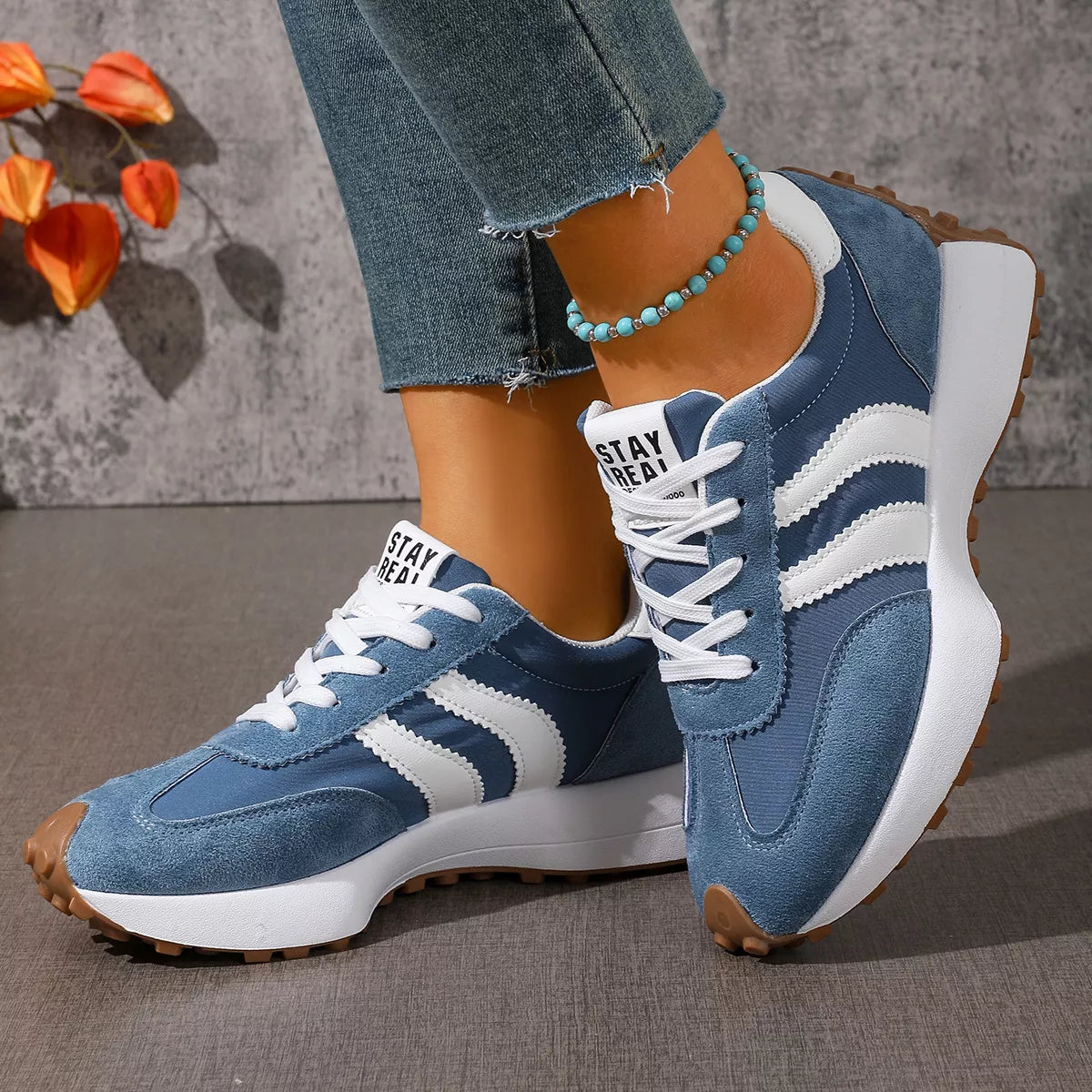 Lace Up Round Toe Sneakers