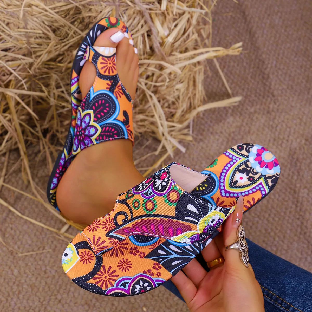 Toe Loop Flats Sandals