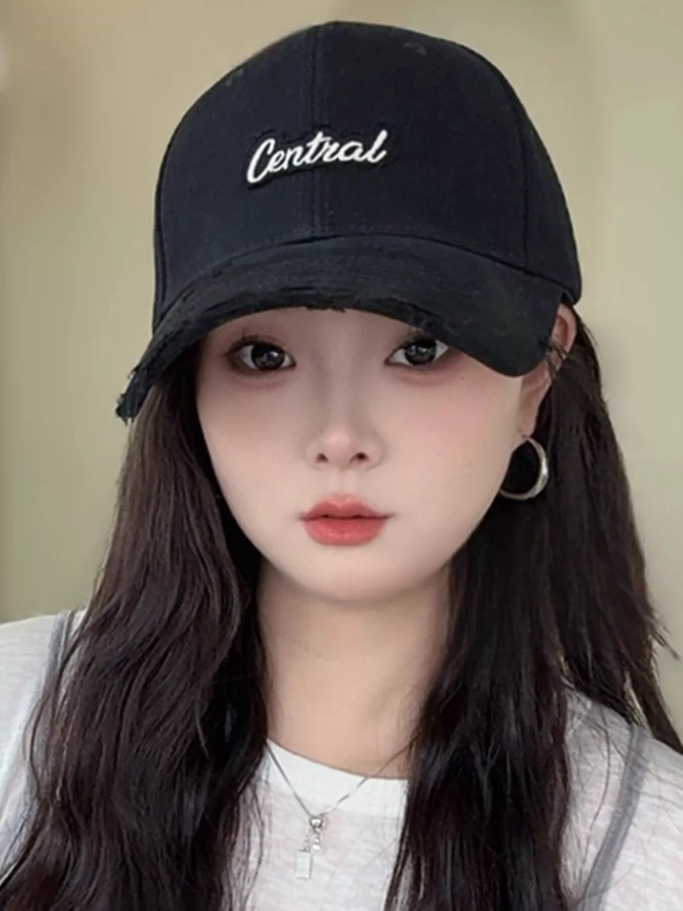 Distressed Embroidered Causal Baseball Cap