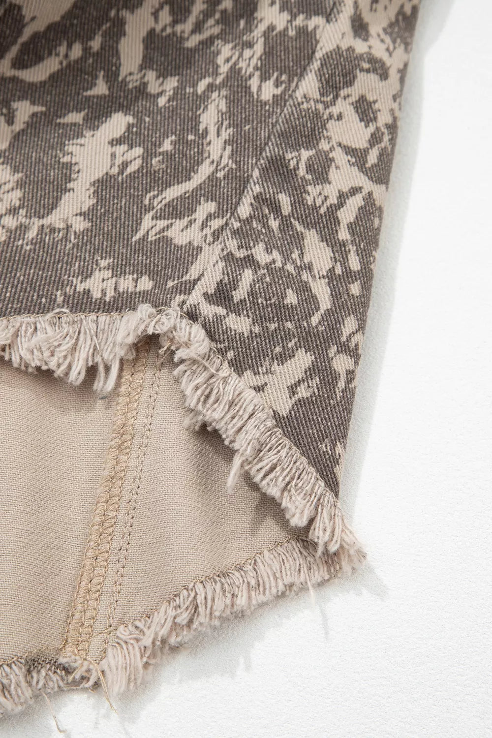 Abstract Print Long Sleeve Collar Raw Hem Denim Jacket