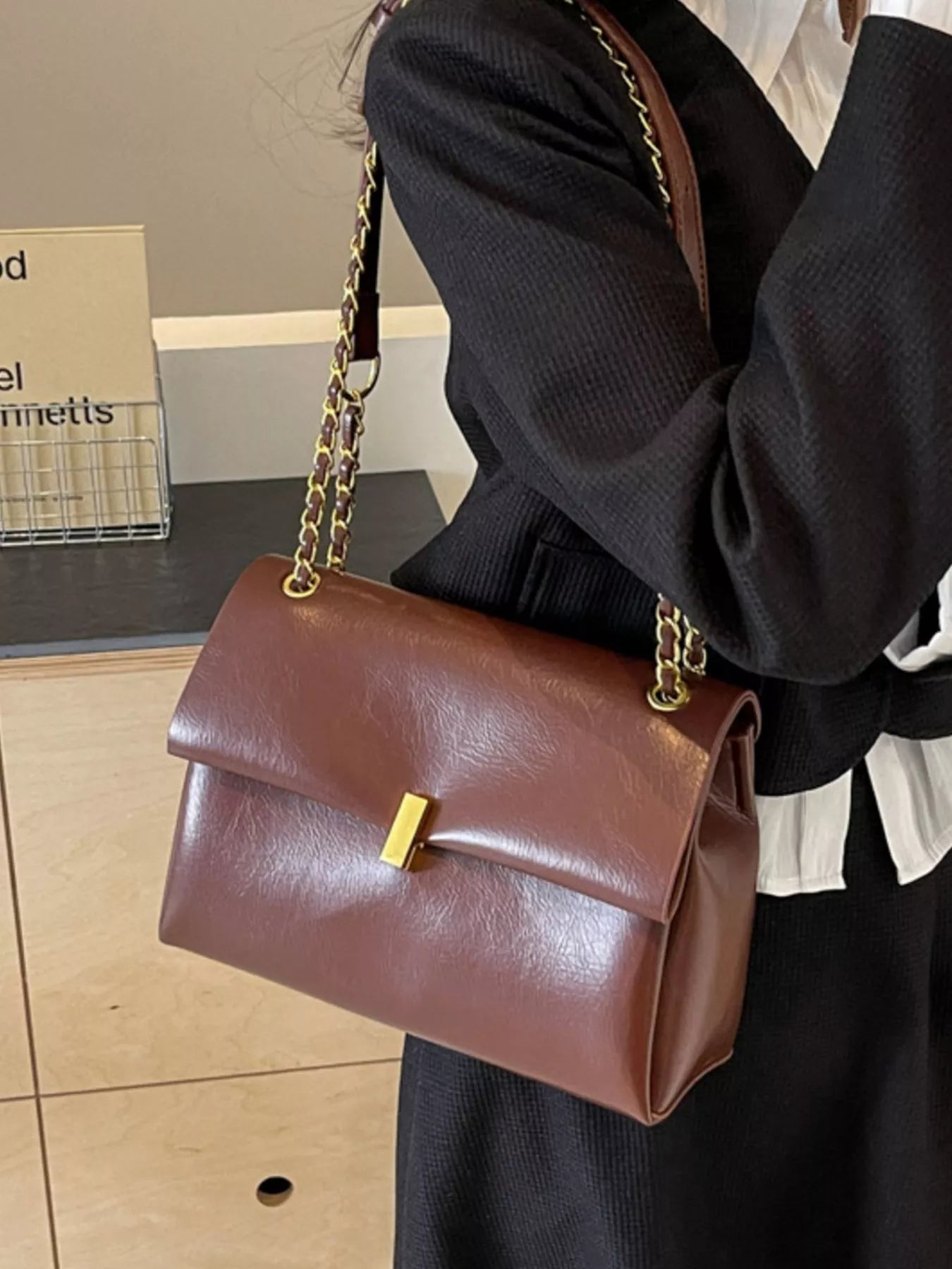 Chain Strap Shoulder Bag