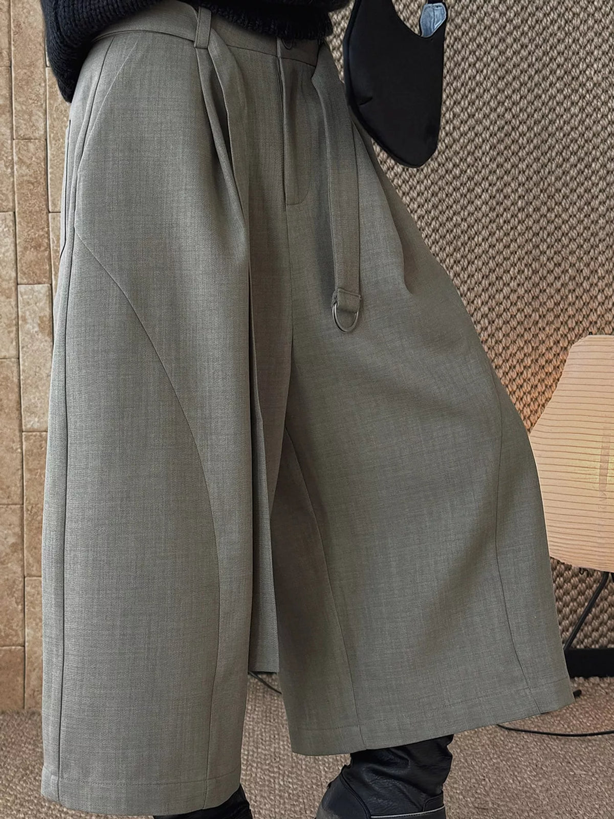High-Waisted Wide-Leg Capris