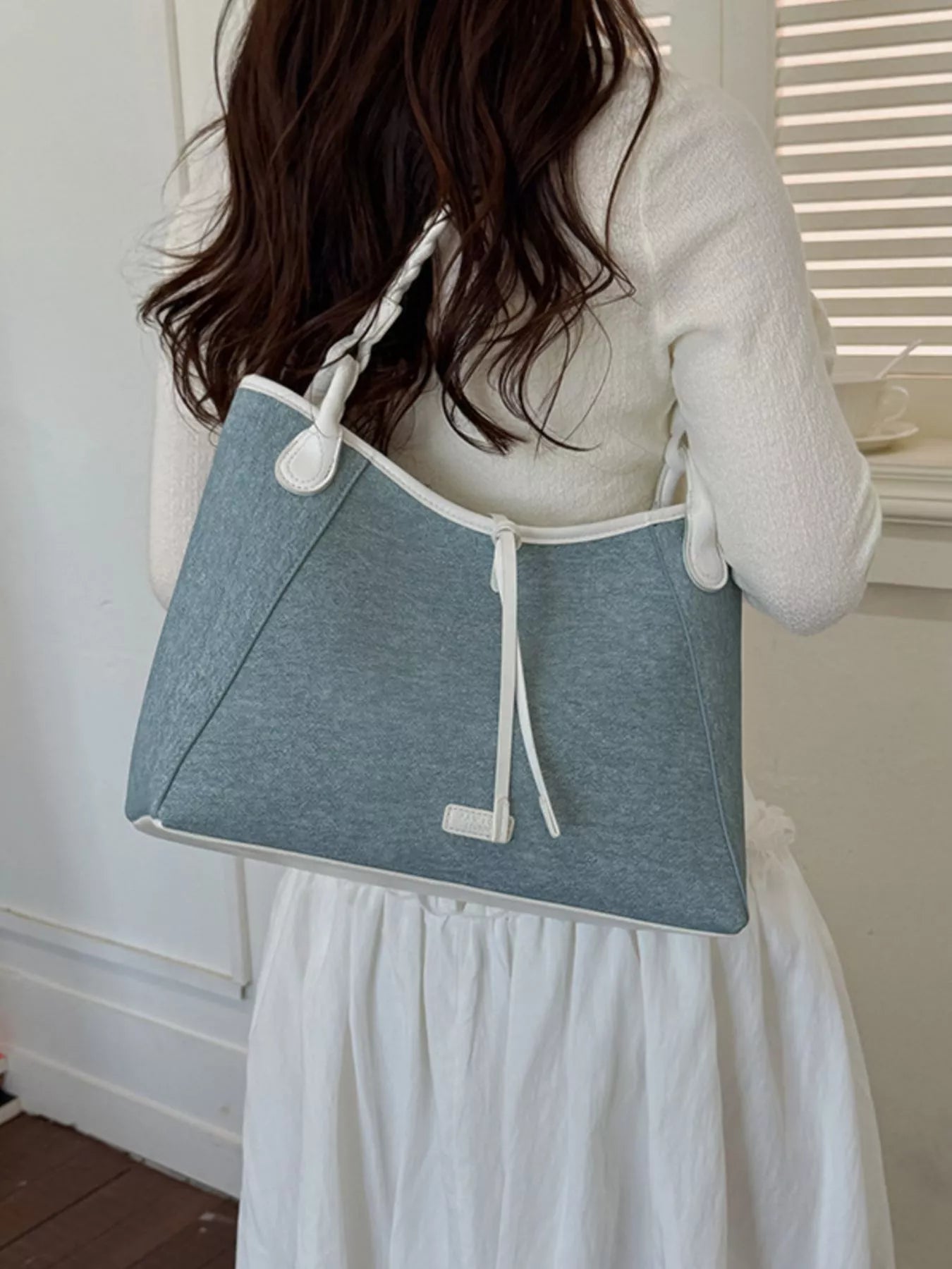 Casual Contrast Trim Shoulder Bag