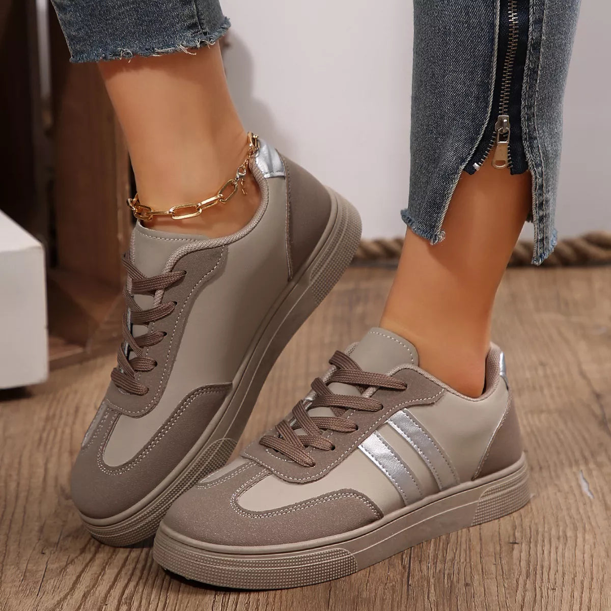 Round Toe Lace Up Sneakers
