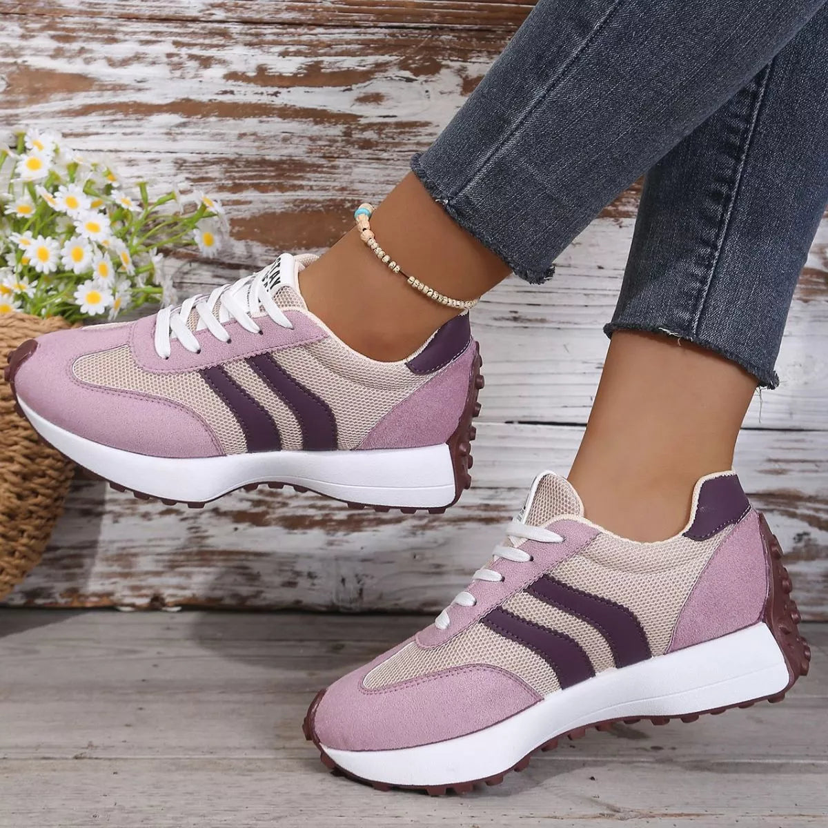 Lace Up Round Toe Sneakers