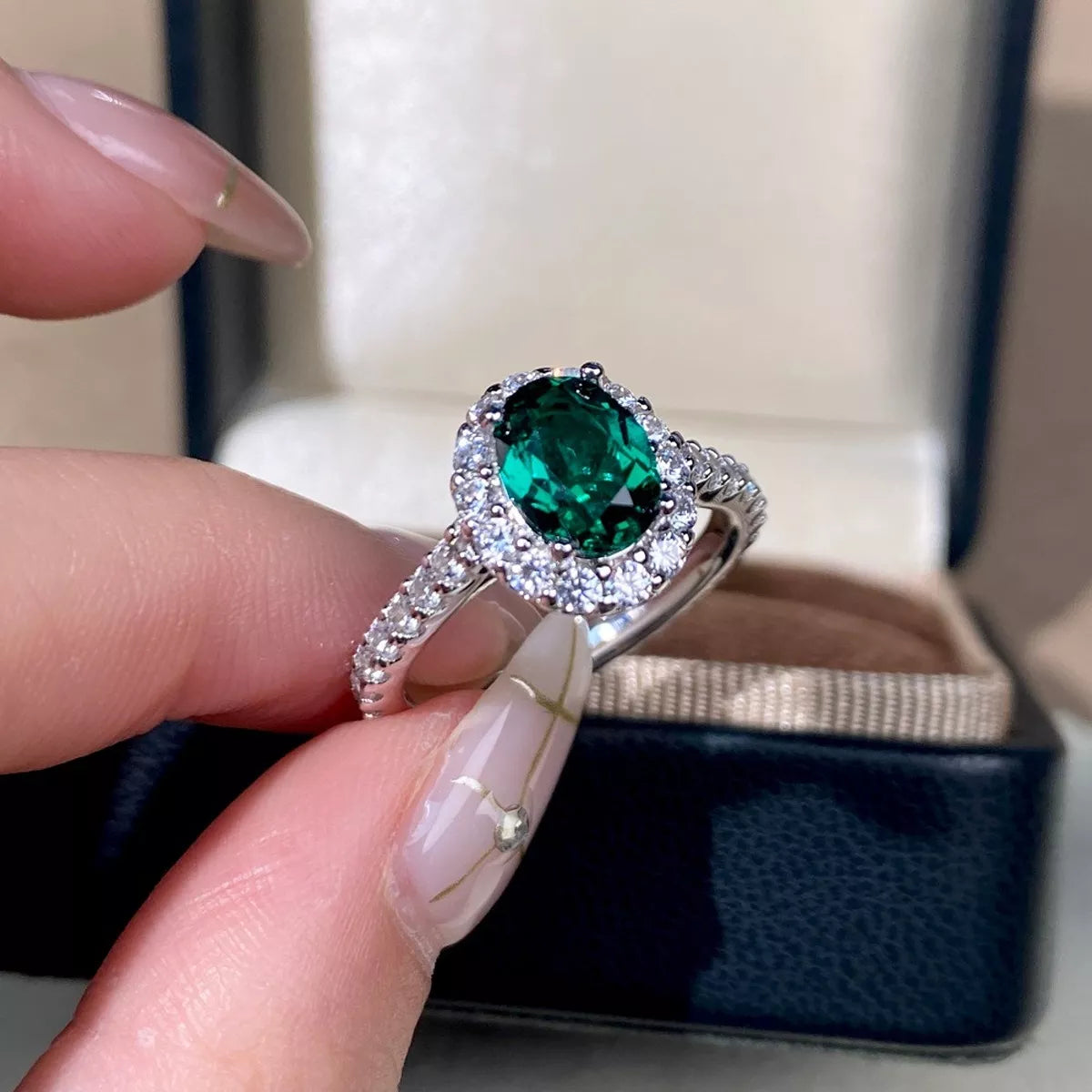 925 sterling Silver Oval Cut Synthetic Emerald Ring