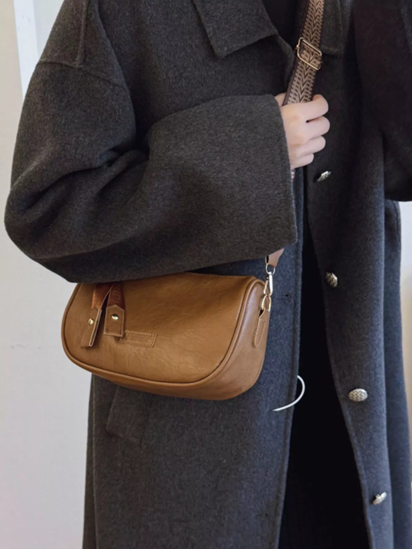 Retro Style Shoulder Crossbody Bag with Wide Strap