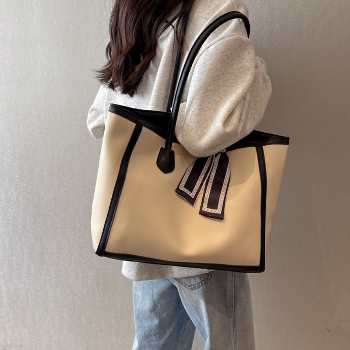 Contrast Tote Bag