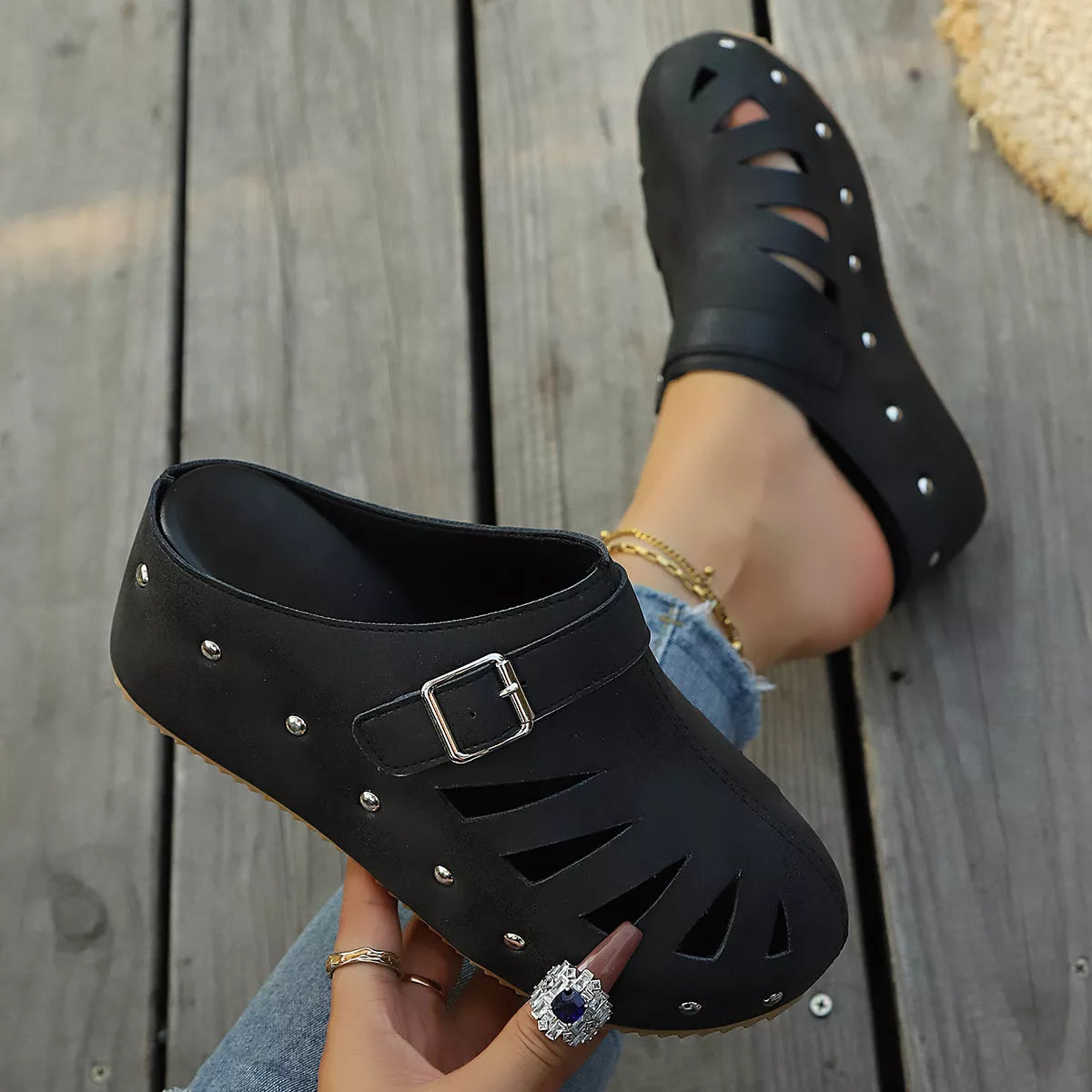 Round Toe Platform Sandals