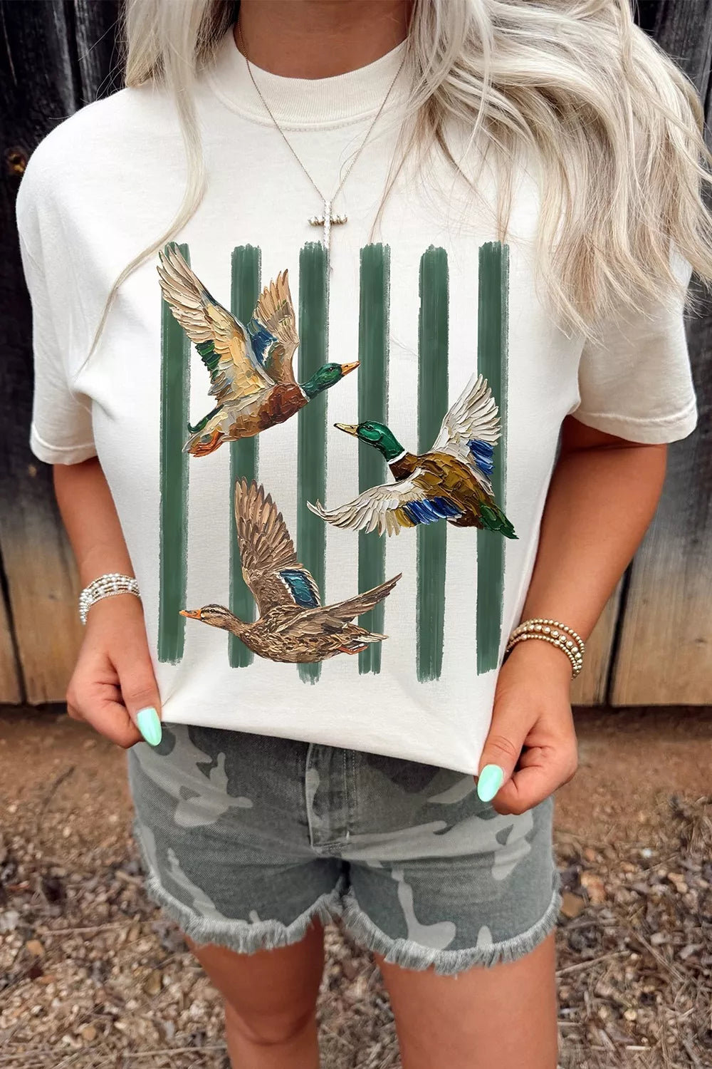 Western Mallard Stripes Graphic Round Neck Casual Tee