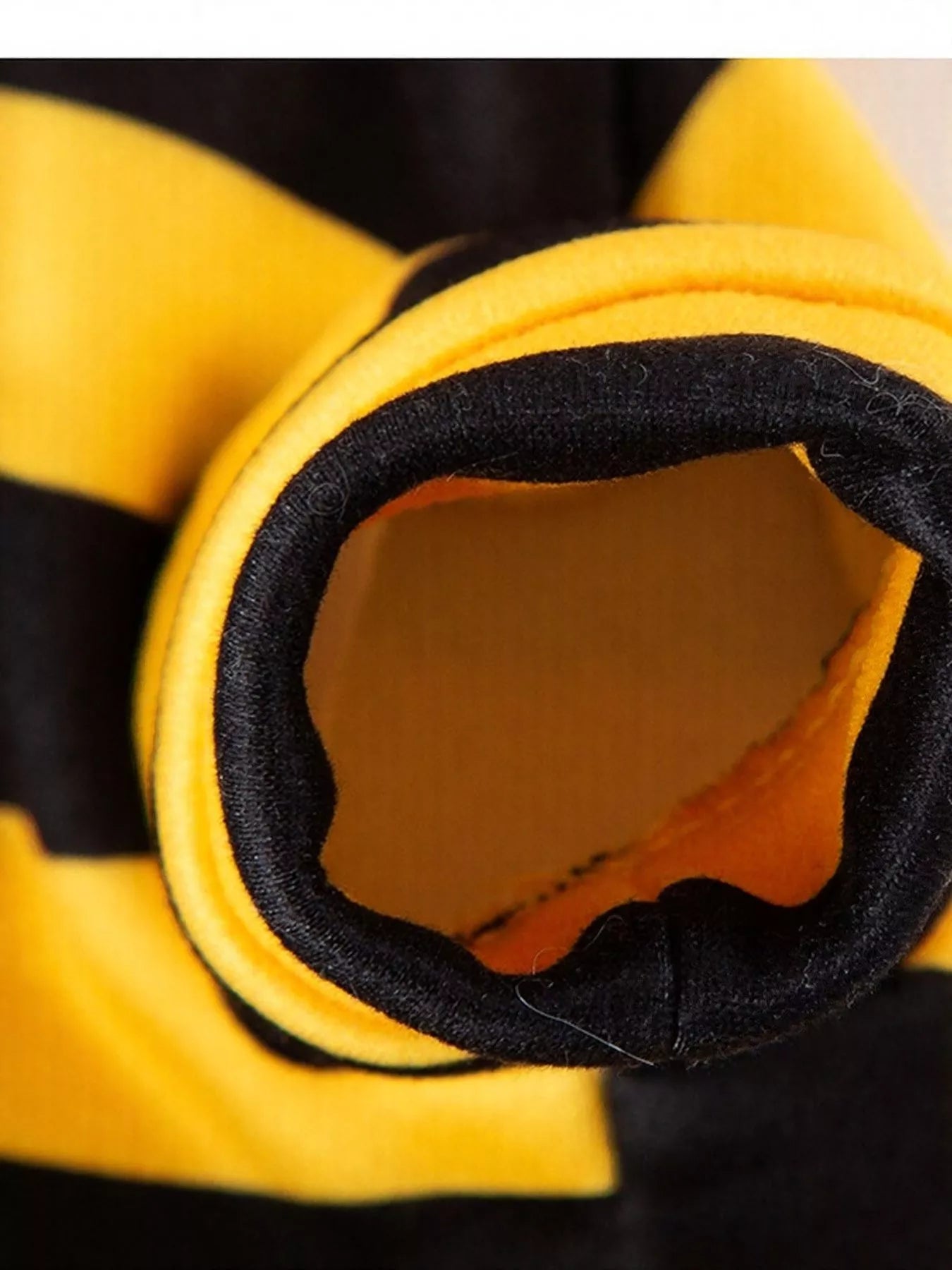 Soft Warm Pet Hoodie – Stretchy Polyester