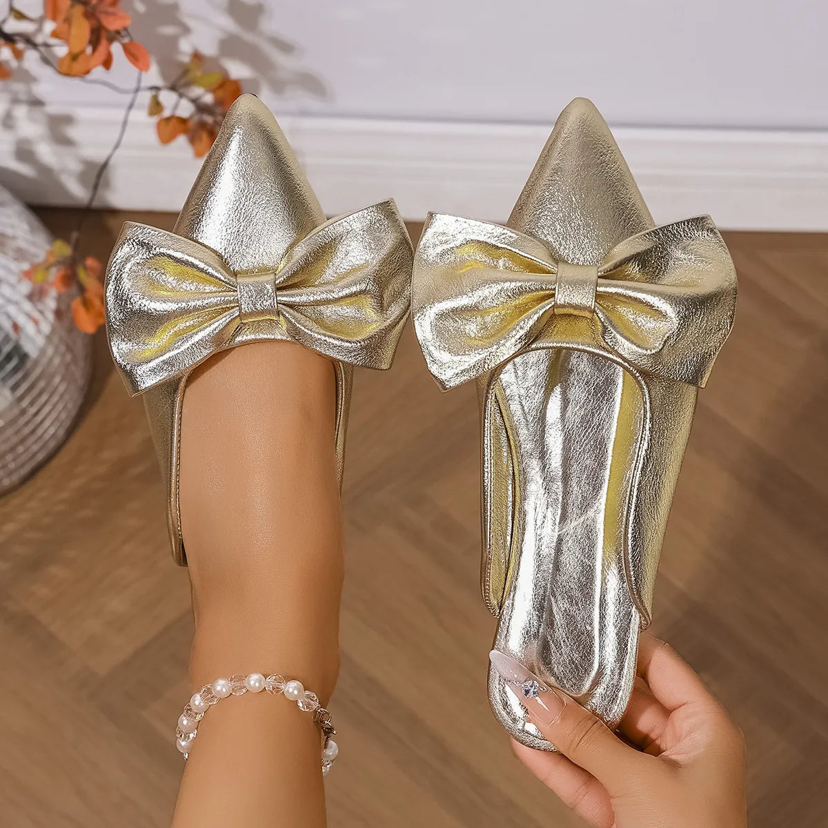 Pointed Toe Bow Sandals