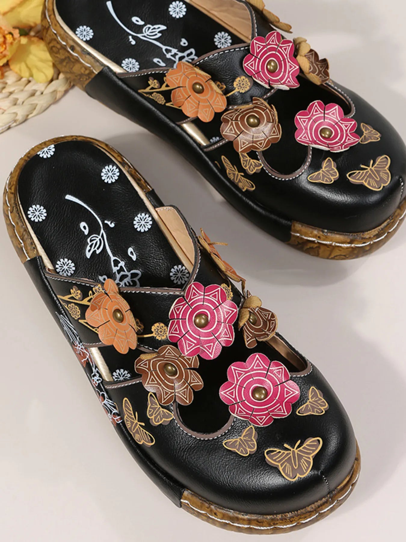 Floral Round Neck Sandals