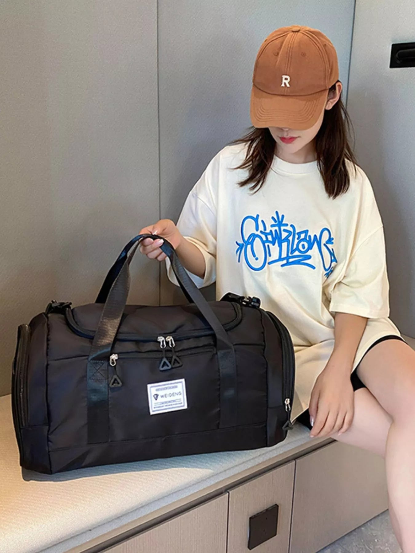 Oxford Cloth Large Capacity Travel Bag.