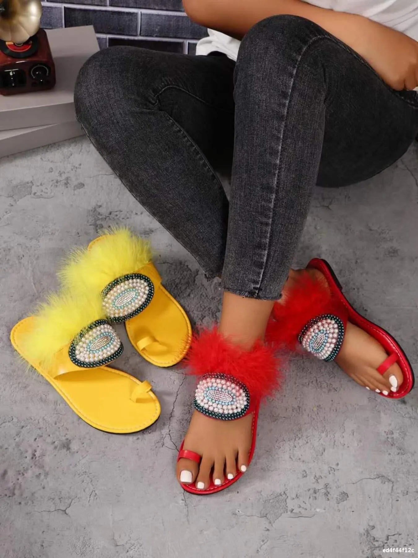Toe Loop Fur Trim Flat Sandals