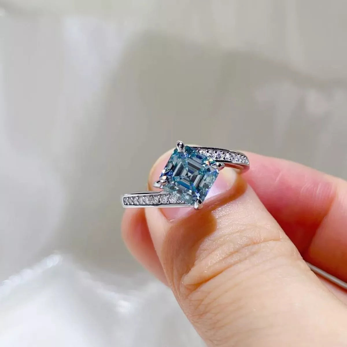2 Carat Moissanite 925 Sterling Silver Ring